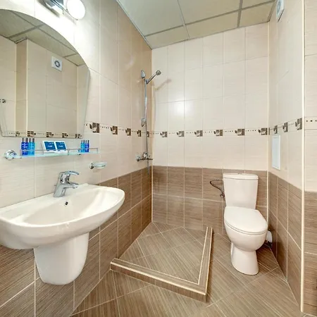 Aurelia Complex 3*