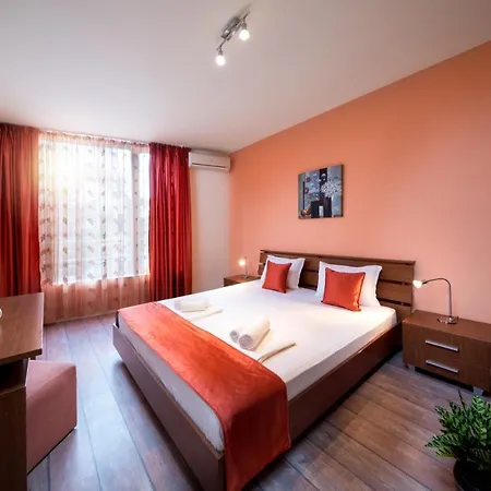Aurelia Complex 3*
