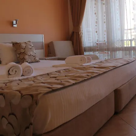 Aurelia Complex 3* 拉夫达