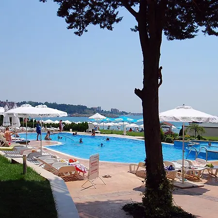 Aurelia Complex