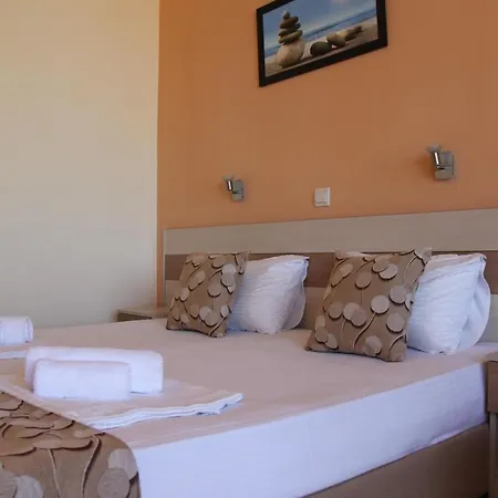 Aurelia Complex 3*