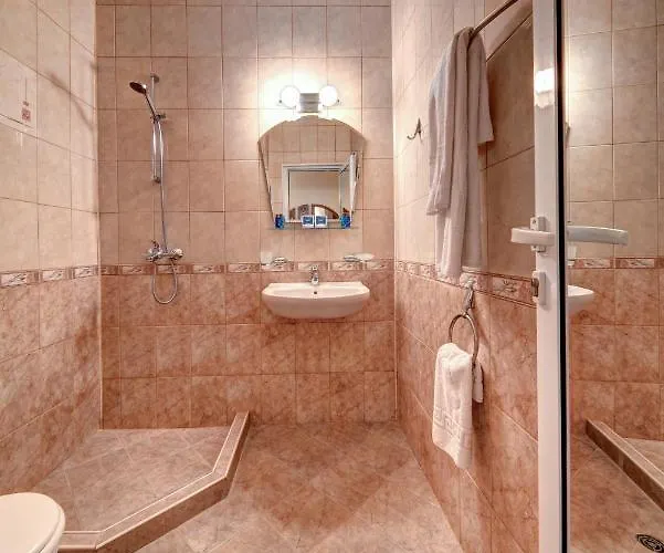 Aurelia Complex Rawda