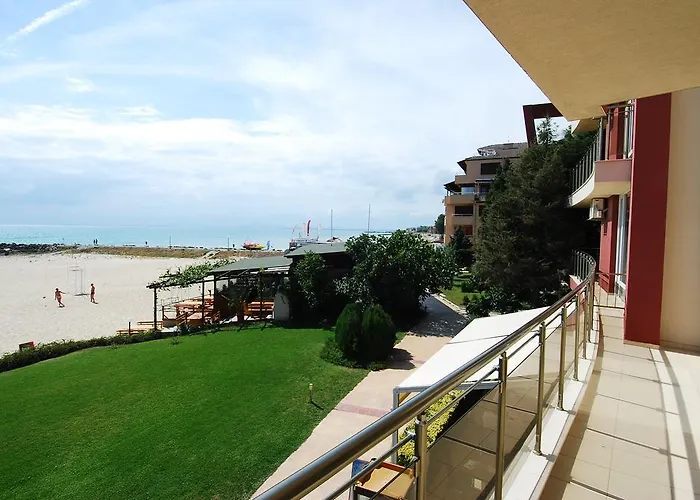 Aurelia Complex 3* Rawda